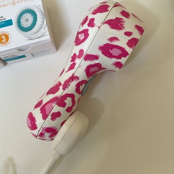 CLARISONIC MIA II + 2 NEW BRUSH HEADS - Picture 6 of 7